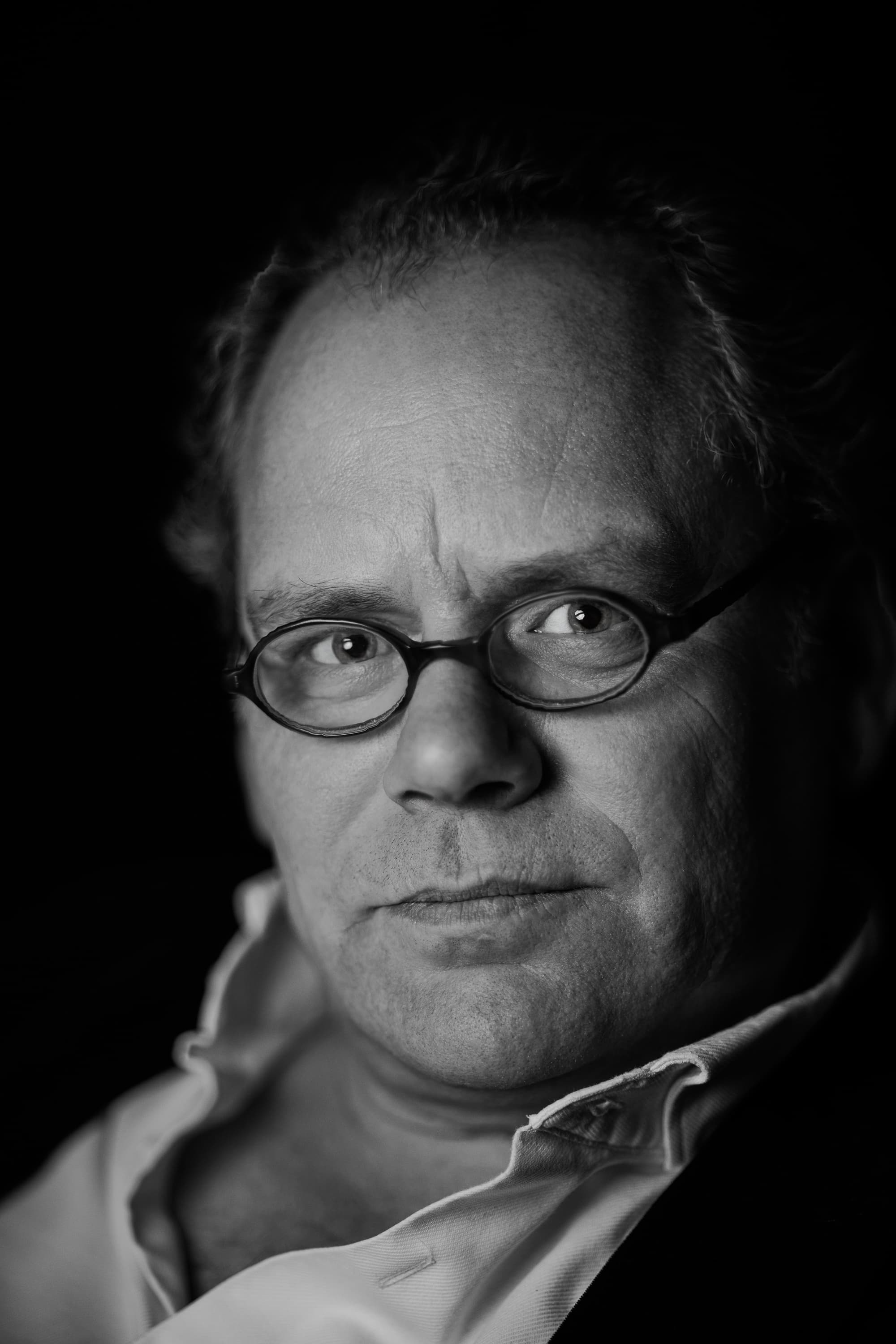Portrait photographer Palma de Mallorca – timeless studio portrait art